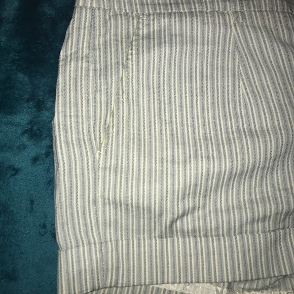 BCBG Pin striped shorts - Picture 6 of 7